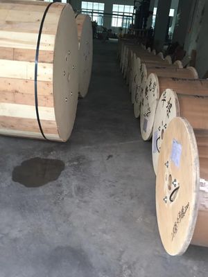 8 bainha exterior do HDPE do cabo de fibra ótica de Gyfxty de 12 núcleos