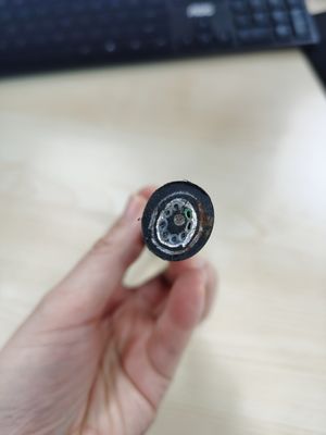 Um único modo G652d de 196 núcleos enterrou a bainha subterrânea do dobro do cabo de fibra ótica