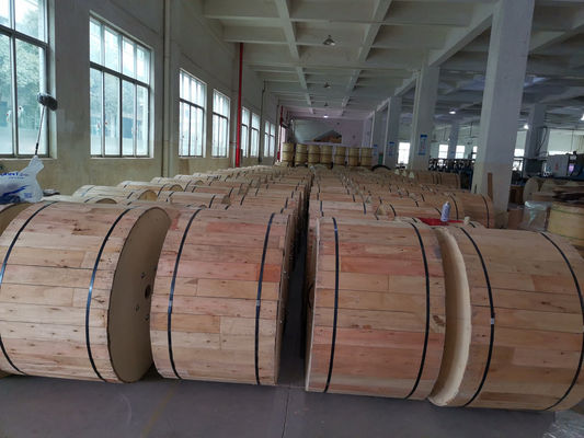 GYTC8S figuram o revestimento aéreo do PE do cabo de fibra ótica 8