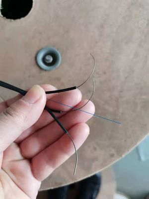 Núcleos óticos do único modo G657a 1/2/4 de cabo pendente dos trabalhos em rede FTTH