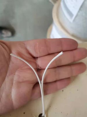 Núcleos óticos do único modo G657a 1/2/4 de cabo pendente dos trabalhos em rede FTTH